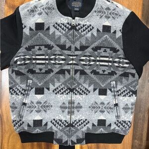 Pendleton Men's Zip-Up Sweater in Gray and Black